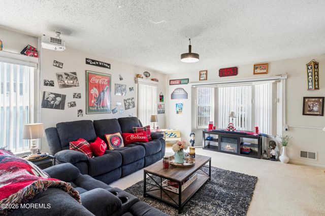 5 Brentwood Drive, Bayville, NJ 08721