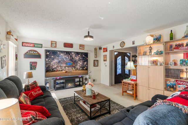 5 Brentwood Drive, Bayville, NJ 08721