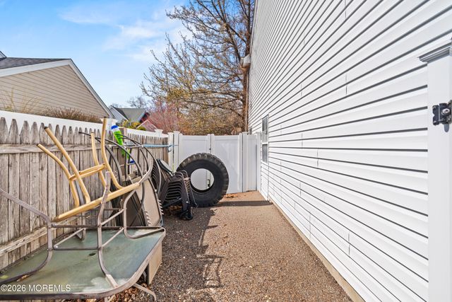 5 Brentwood Drive, Bayville, NJ 08721