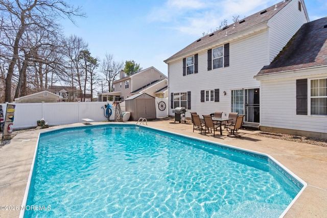 5 Brentwood Drive, Bayville, NJ 08721