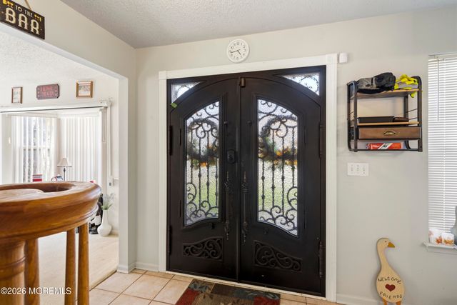 5 Brentwood Drive, Bayville, NJ 08721