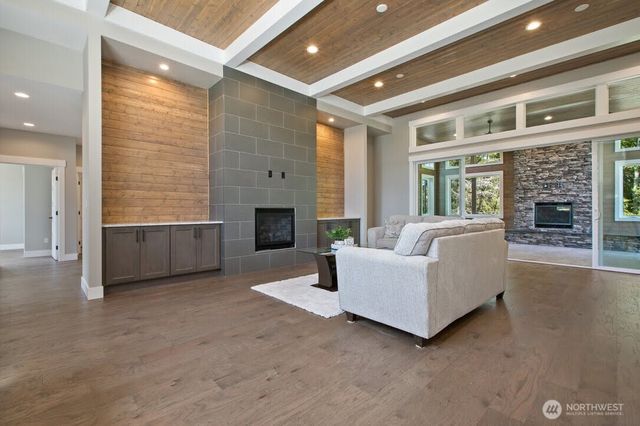 15672 N Deception Shores Drive, Anacortes, WA 98221