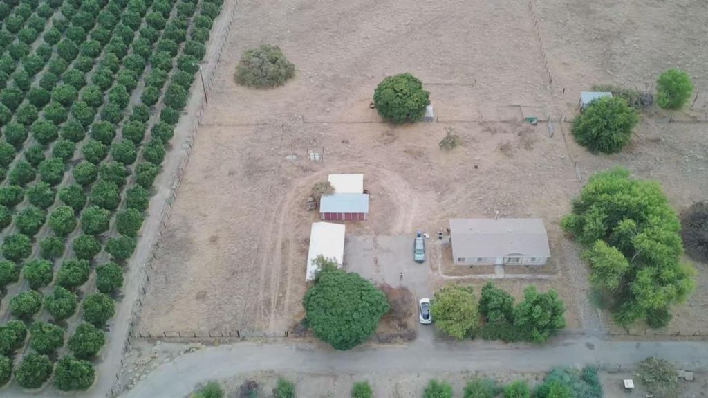 Image 1 of property listing at 33576 Road 220 #a, Woodlake, CA 93286