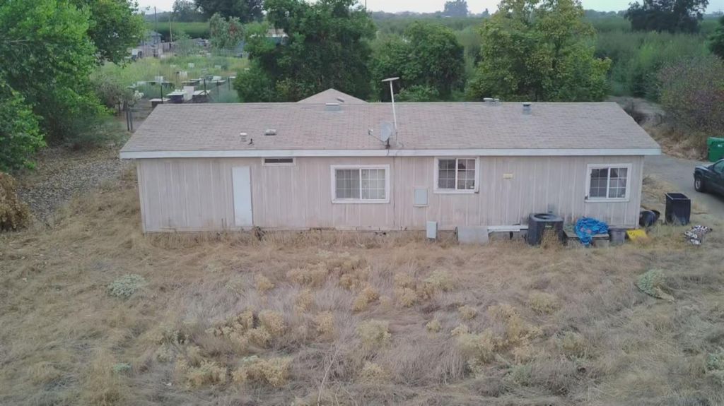 Image 11 of property listing at 33576 Road 220 #a, Woodlake, CA 93286