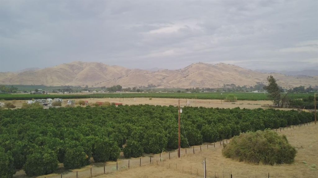 Image 14 of property listing at 33576 Road 220 #a, Woodlake, CA 93286