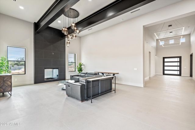 1320 E Sagebrush Drive, Phoenix, AZ 85085