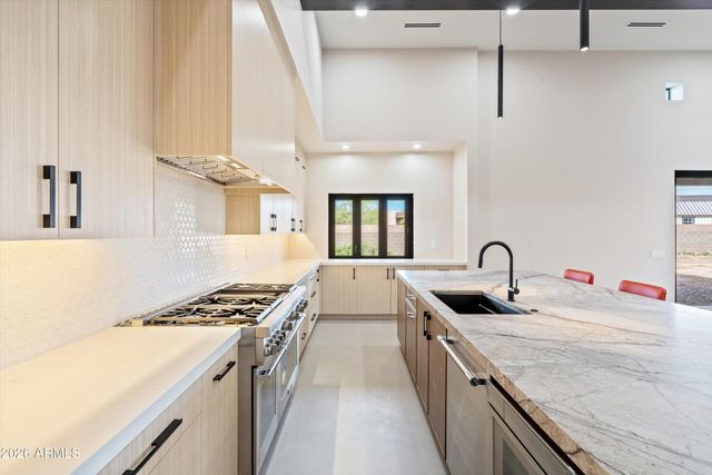 1320 E Sagebrush Drive, Phoenix, AZ 85085