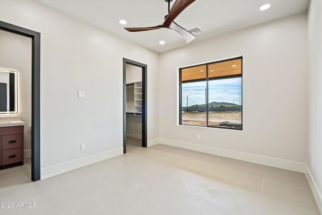 1320 E Sagebrush Drive, Phoenix, AZ 85085