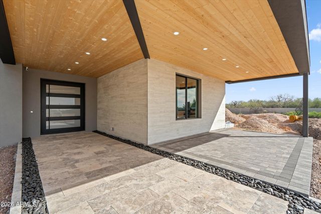1320 E Sagebrush Drive, Phoenix, AZ 85085