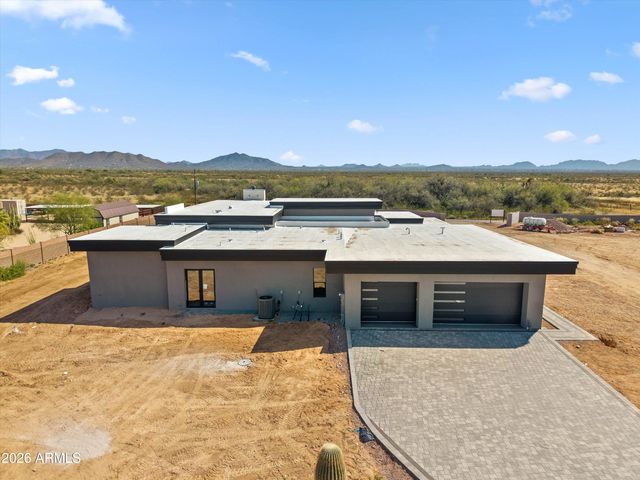 1320 E Sagebrush Drive, Phoenix, AZ 85085