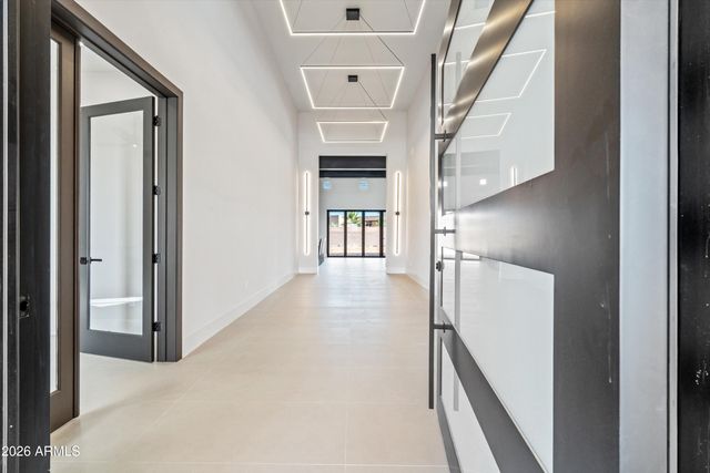1320 E Sagebrush Drive, Phoenix, AZ 85085