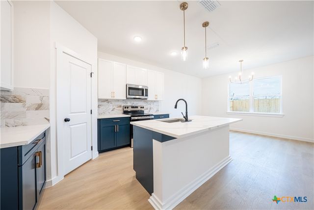 815 Liberty Park Drive, Belton, TX 76513