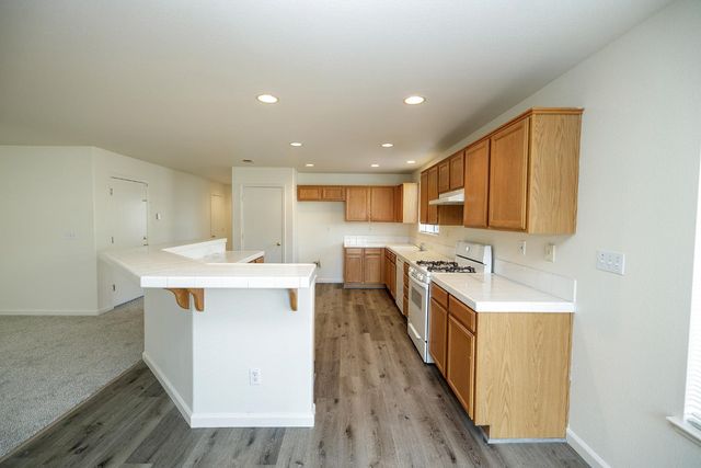 2012 Spring Ln, Modesto, CA 95356