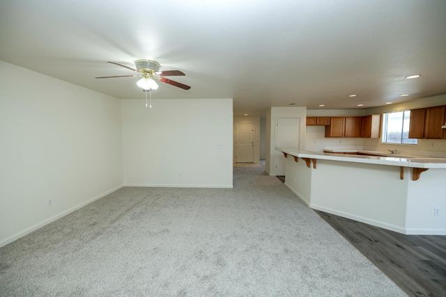 2012 Spring Ln, Modesto, CA 95356