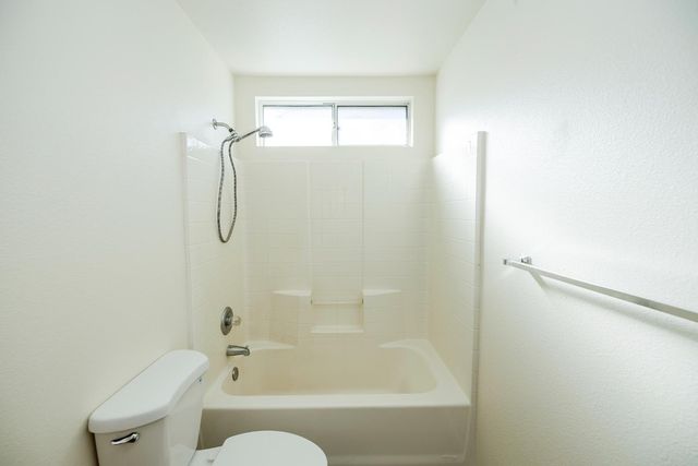 2012 Spring Ln, Modesto, CA 95356