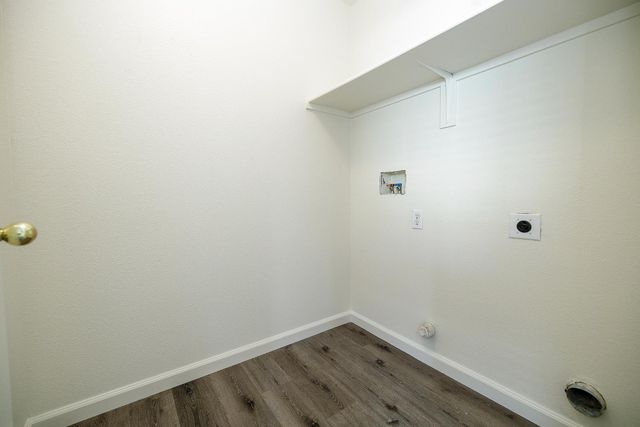 2012 Spring Ln, Modesto, CA 95356