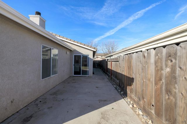 2012 Spring Ln, Modesto, CA 95356