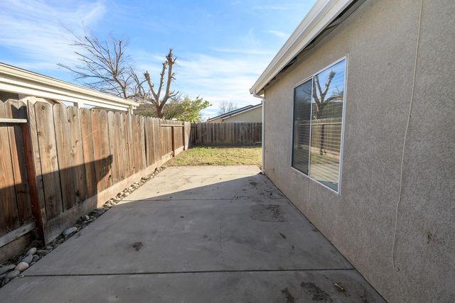 2012 Spring Ln, Modesto, CA 95356