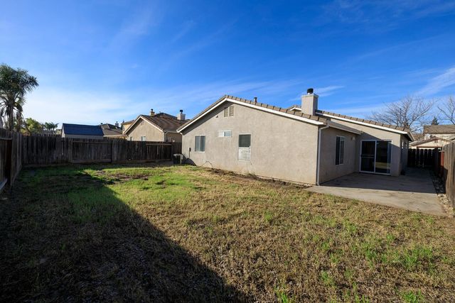 2012 Spring Ln, Modesto, CA 95356