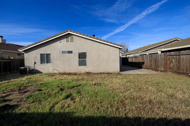 2012 Spring Ln, Modesto, CA 95356