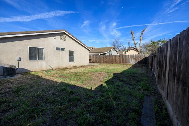 2012 Spring Ln, Modesto, CA 95356