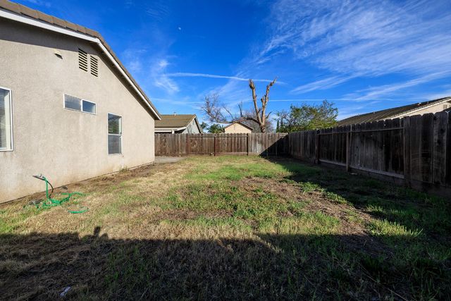 2012 Spring Ln, Modesto, CA 95356