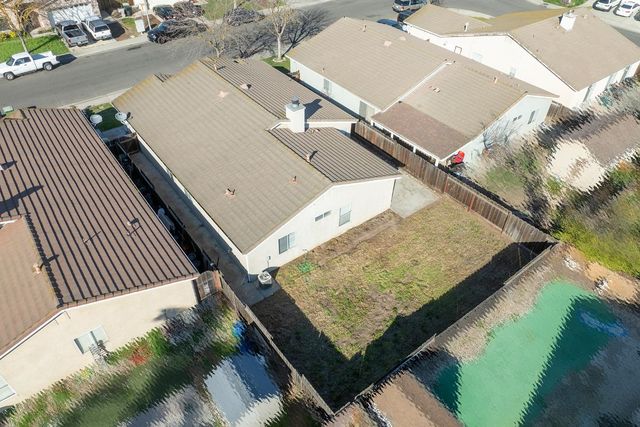 2012 Spring Ln, Modesto, CA 95356