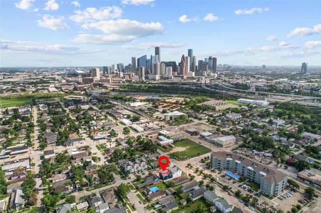 713 James Street, Houston, TX 77009