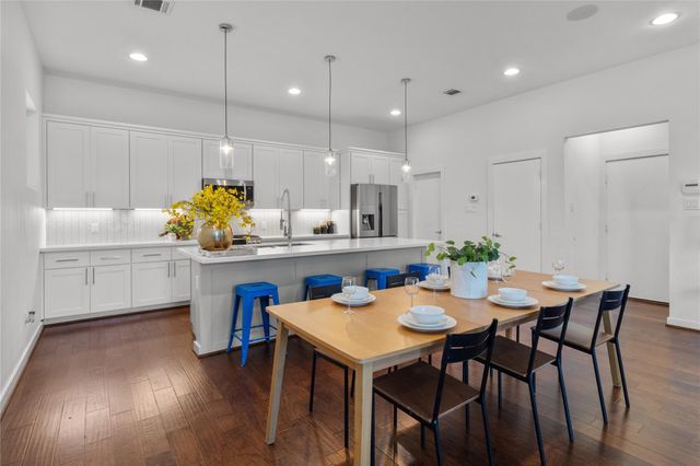 713 James Street, Houston, TX 77009