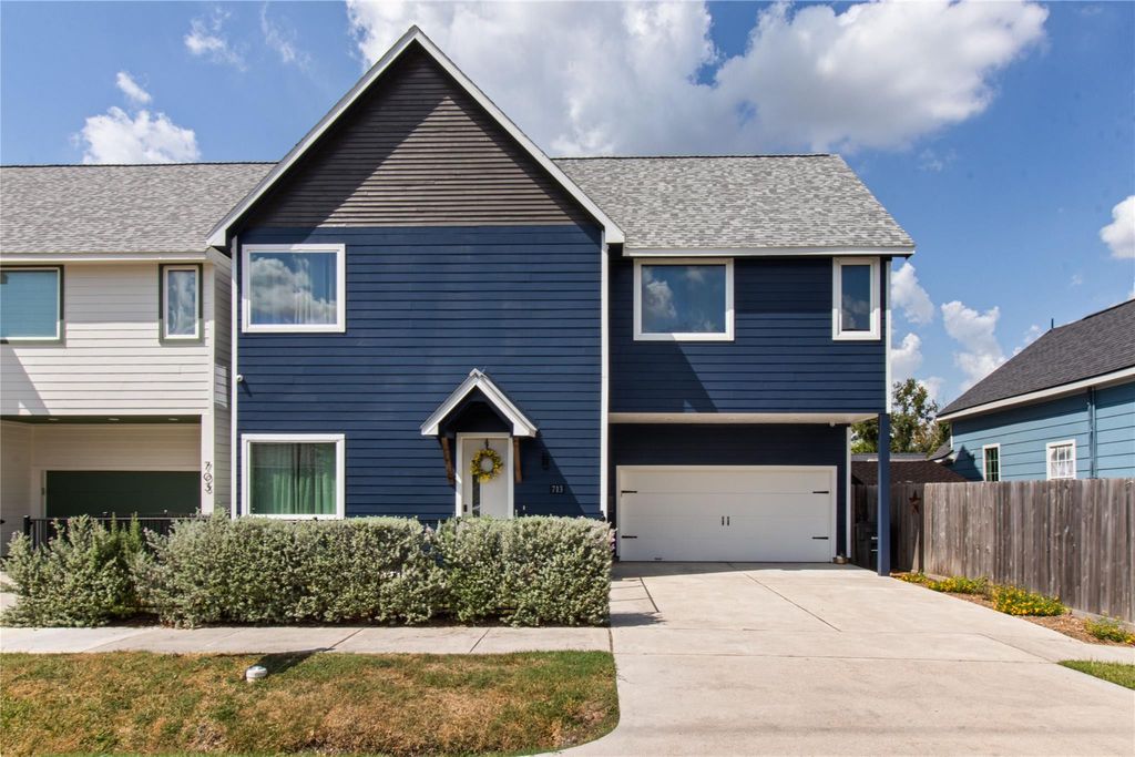 713 James Street, Houston, TX 77009