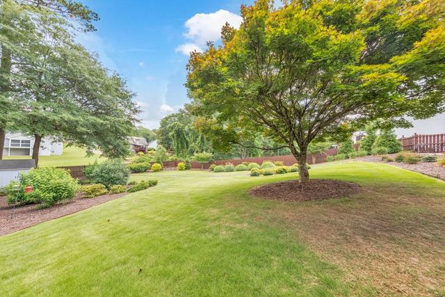 2652 Green Meadow Lane NE, Marietta, GA 30066