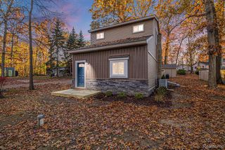 207 Woodbine Drive, Milford, MI 48380