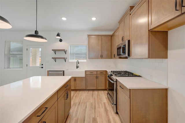 7834 Jade Crest Drive, Angleton, TX 77515