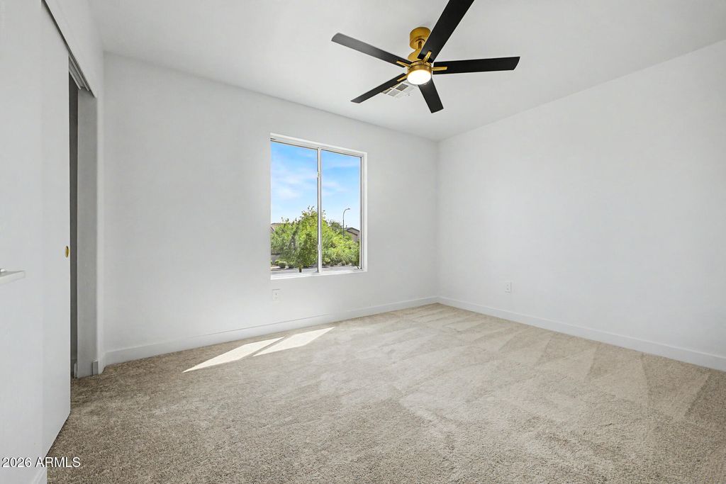 Image 12 of property listing at 1401 S 119TH Drive, Avondale, AZ 85323
