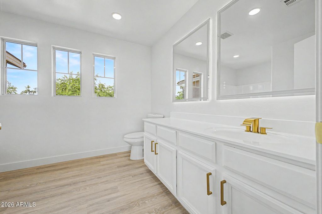 Image 15 of property listing at 1401 S 119TH Drive, Avondale, AZ 85323