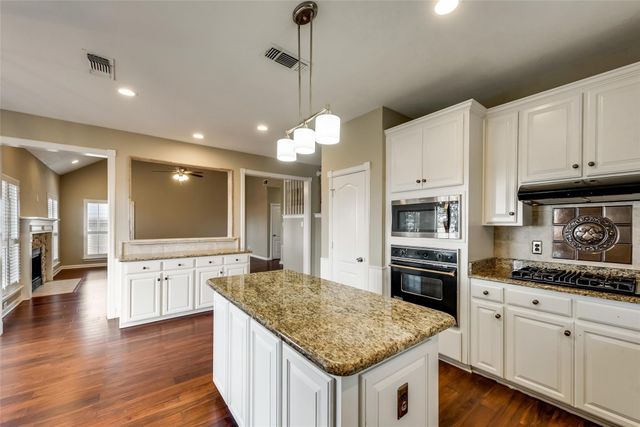 4319 Vine Ridge Court, Arlington, TX 76017