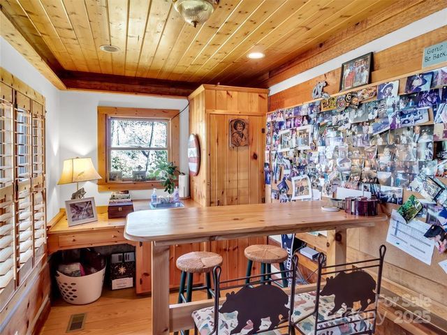 7810 Little Snowbird Road, Robbinsville, NC 28771