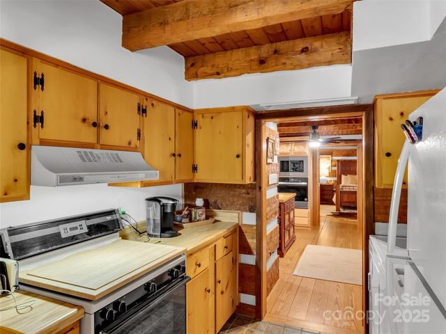 7810 Little Snowbird Road, Robbinsville, NC 28771