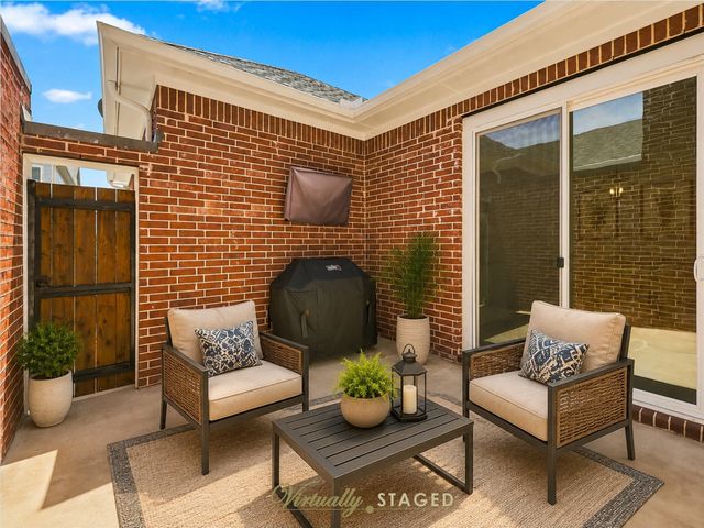 8724 Ice House Drive, North Richland Hills, TX 76180