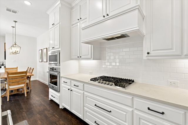 8724 Ice House Drive, North Richland Hills, TX 76180