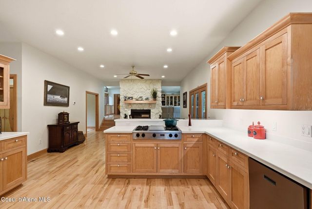 12049 N BRIGHTON CT, Hayden, ID 83835
