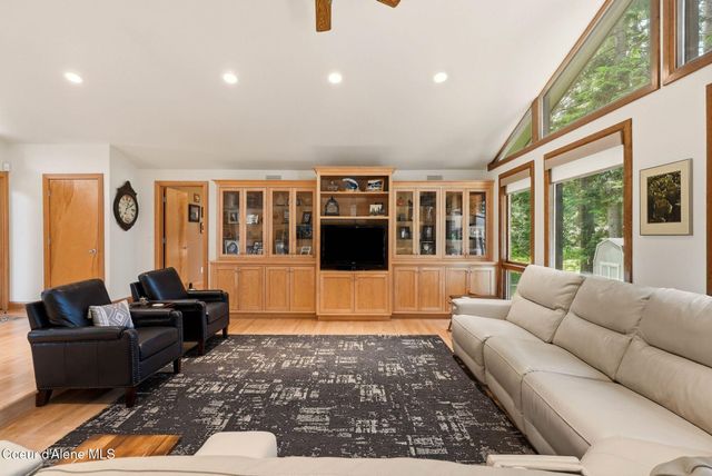12049 N BRIGHTON CT, Hayden, ID 83835