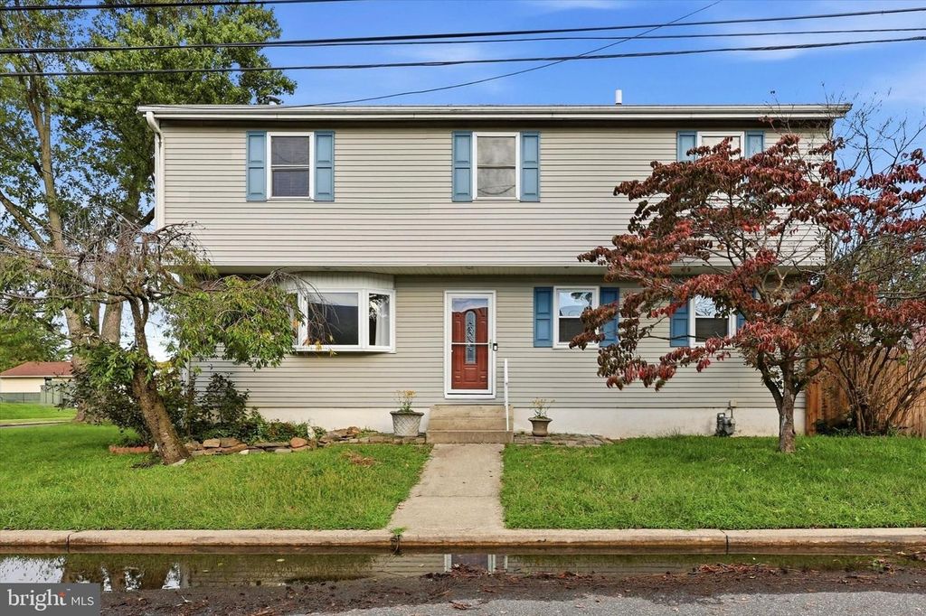 200 PRICE AVE, HOLMES, PA 19043 — exterior