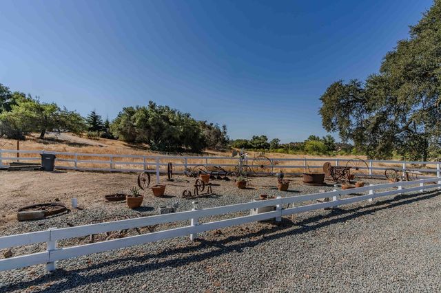 3585 Burson Rd, Burson, CA 95225