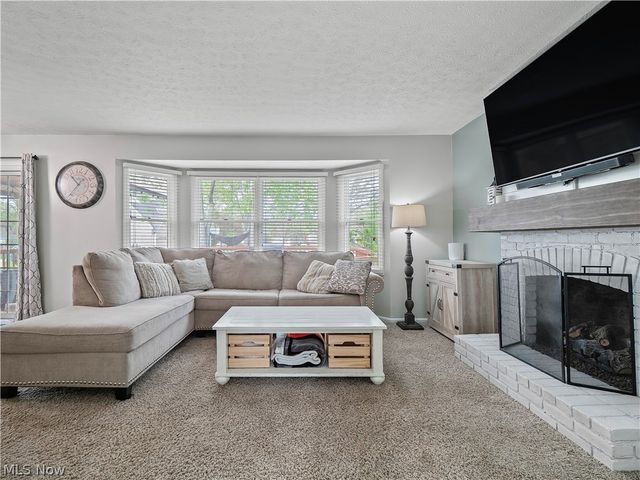 718 Wedgewood Drive, Avon Lake, OH 44012