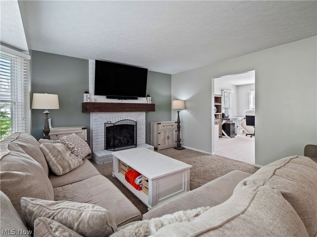 718 Wedgewood Drive, Avon Lake, OH 44012