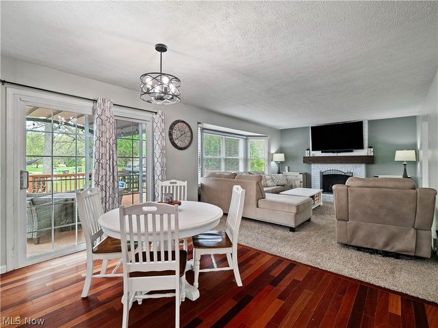 718 Wedgewood Drive, Avon Lake, OH 44012