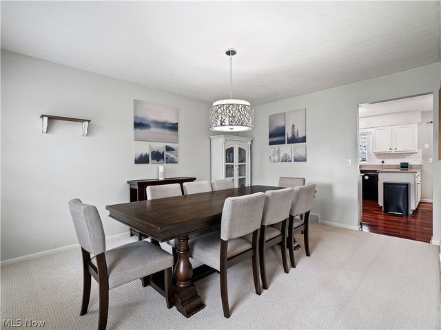 718 Wedgewood Drive, Avon Lake, OH 44012