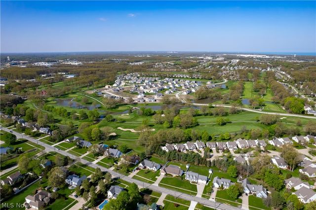 718 Wedgewood Drive, Avon Lake, OH 44012