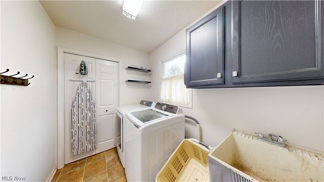 718 Wedgewood Drive, Avon Lake, OH 44012